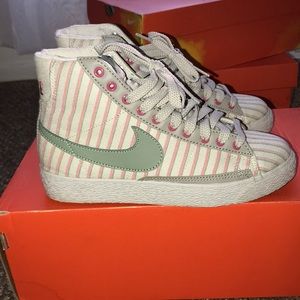 Nike Wmns Blazer Mid